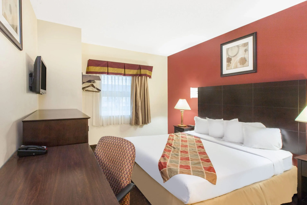 Baymont by Wyndham Detroit Airport/Romulus