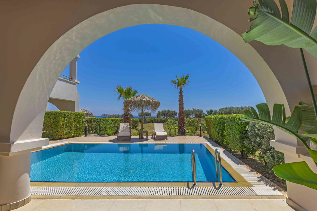 KRESTEN ROYAL Euphoria Resort