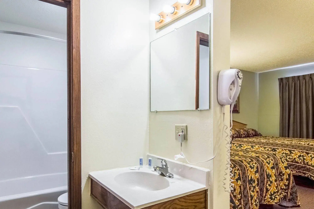 Americas Best Value Inn Fergus Falls