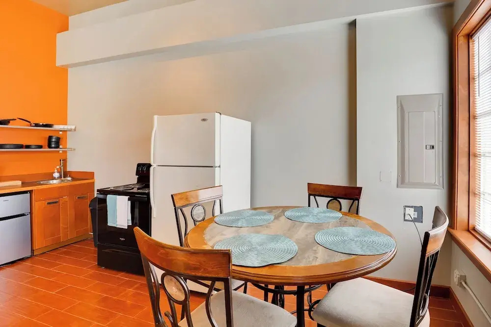 Ultimate Convenience: Historic Dtwn Marshall Apt!