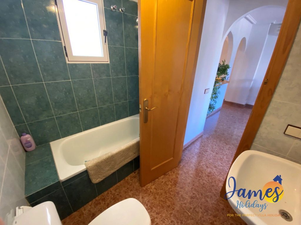 Torrevieja 2nd Floor Aprt with Comm Pool TV7