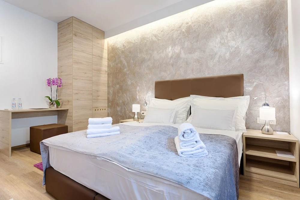 Central Pearl by Nono Ban Rooms