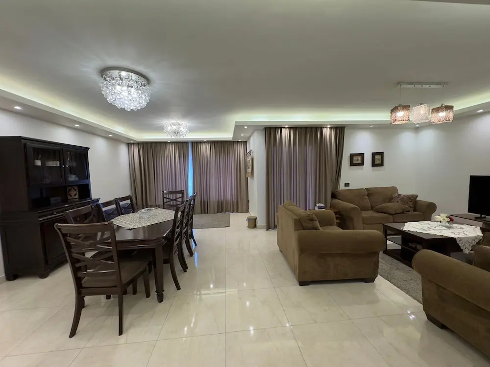 1108 Spacious 3BR Apt 2BA Near Airport