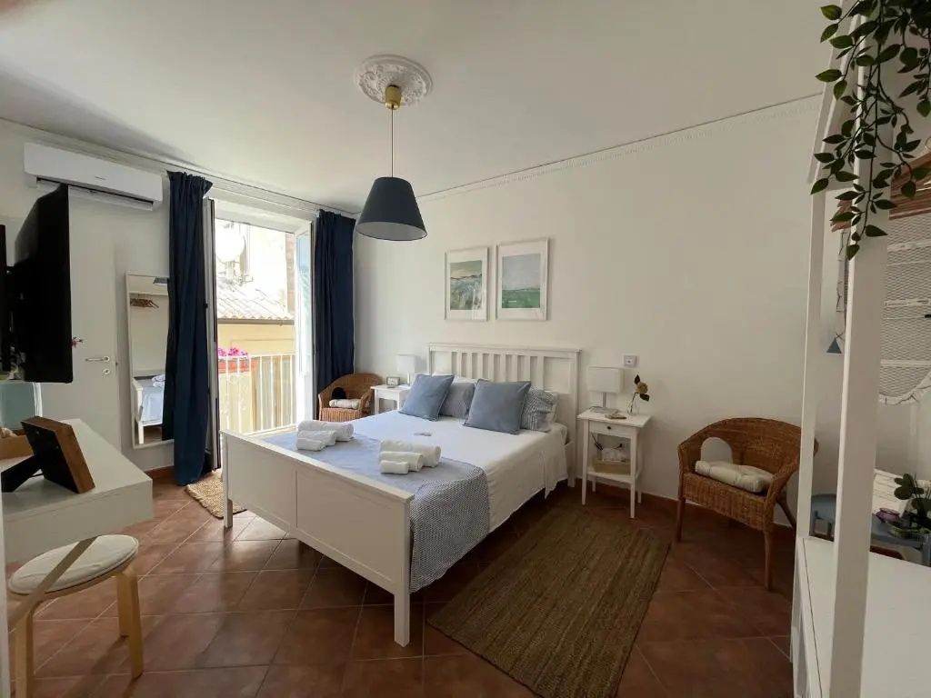 Pizzo Central House