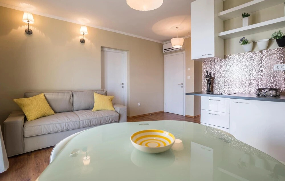 Awesome Apartment in Podstrana With 1 Bedrooms and Wifi