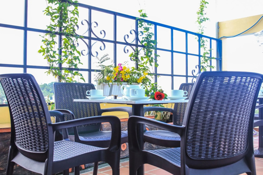 OYO 153 L&M Hotel
