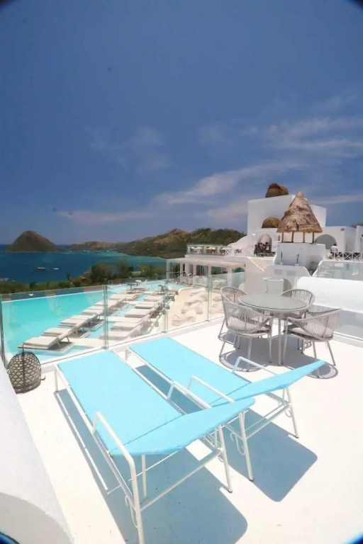 Loccal Collection Hotel Komodo