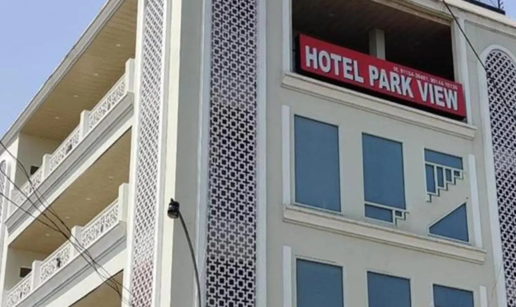 Fabhotel Park View
