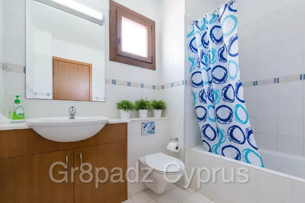 Gr8padz Summer Breeze Villa