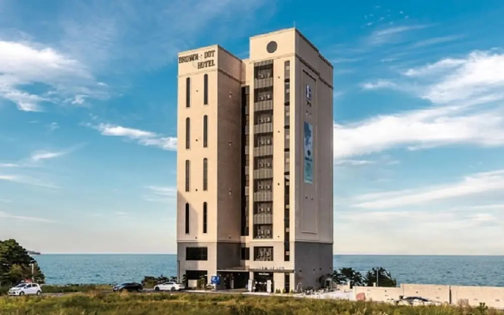 Brown Dot Hotel Jungja Beach