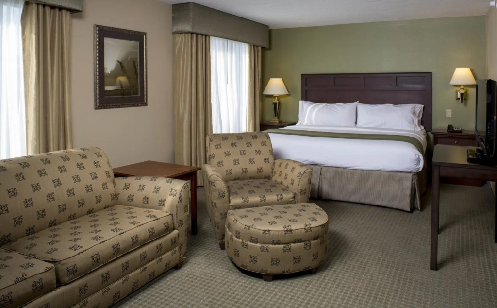 Holiday Inn Express & Suites Bradenton East-Lakewood Ranch by IHG