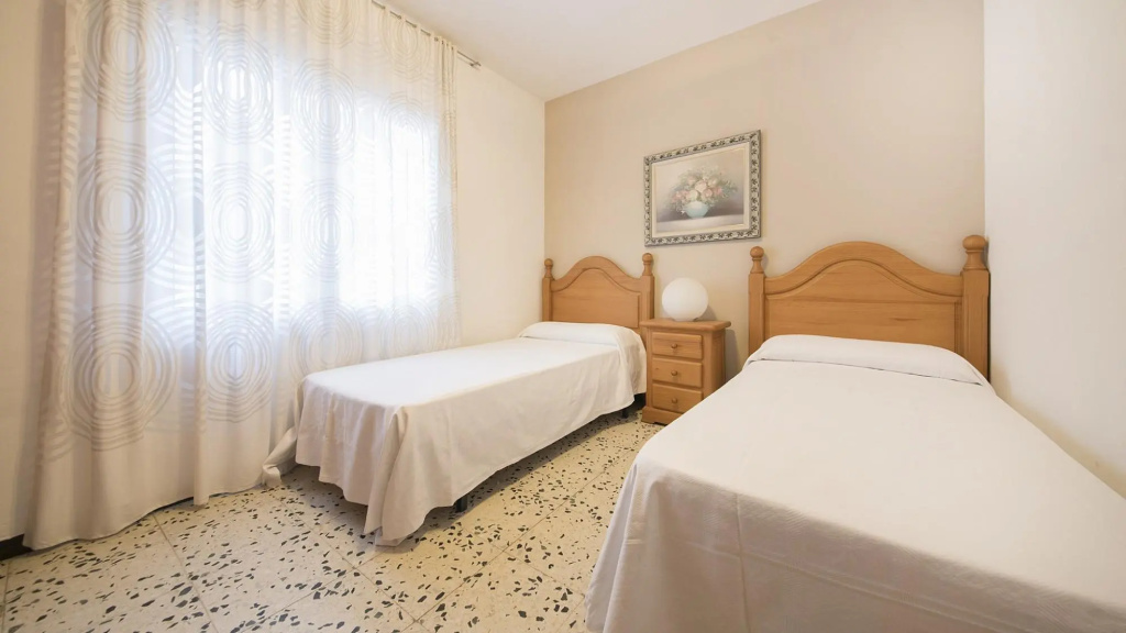 BFA 28 - APART. MONTSERRAT, 11 3º
