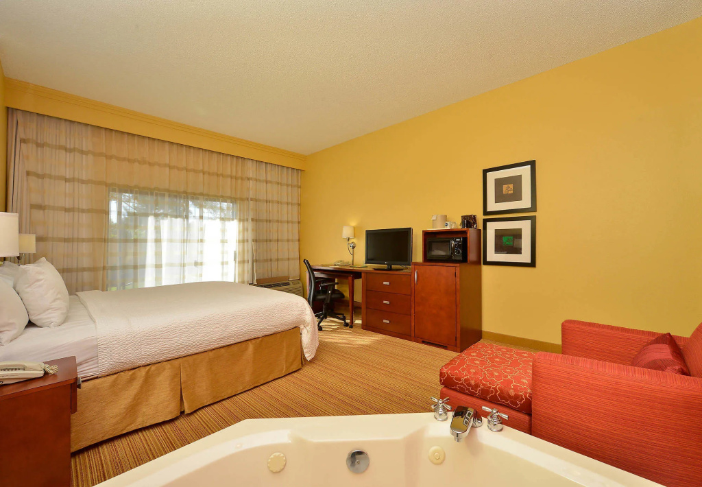 Courtyard by Marriott Bentonville