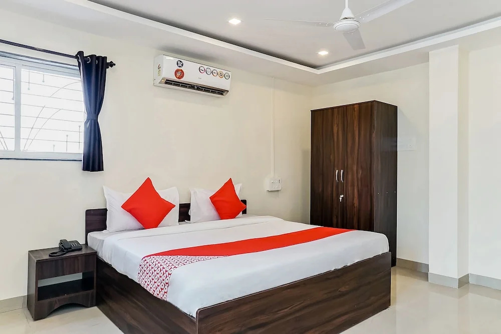 Oyo 19363 United Star Hotel