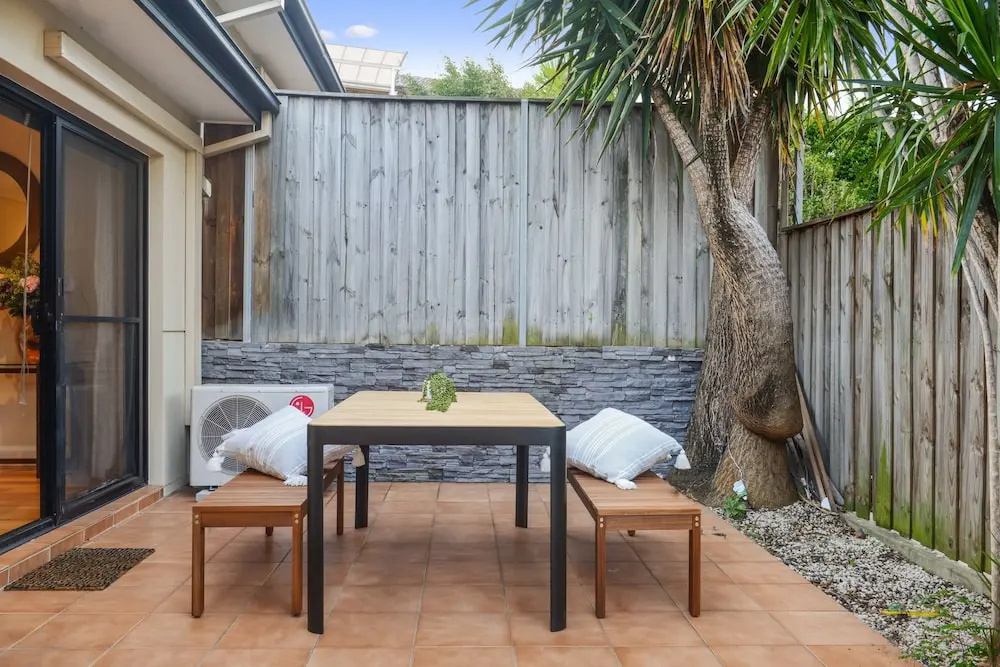 Tranquil And Spacious Home Near Shopping Mall
