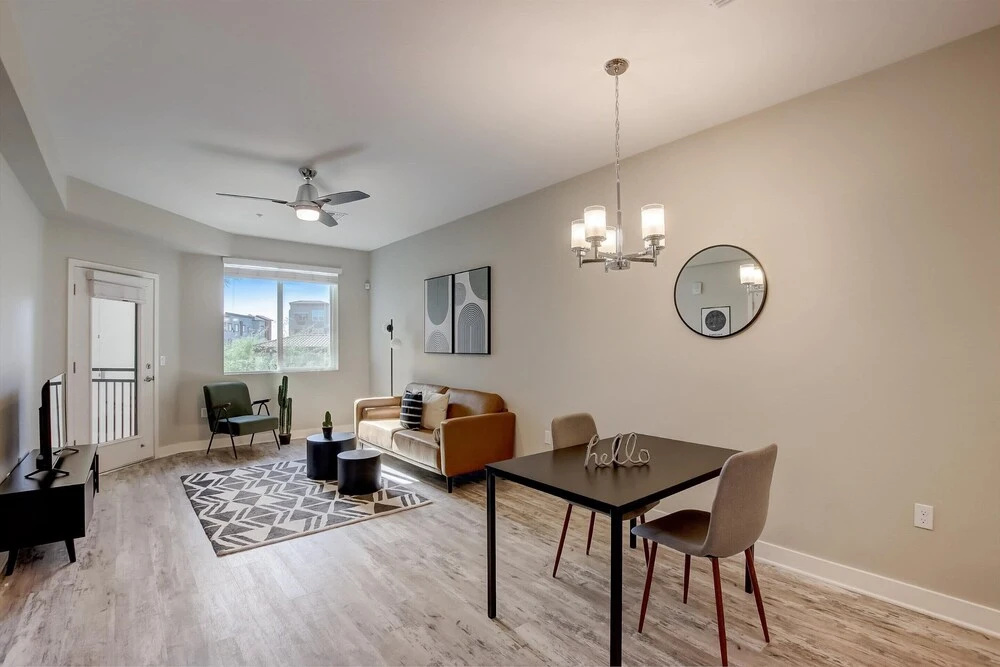 FRONTDESK Montreux Apts Northeast Phoenix