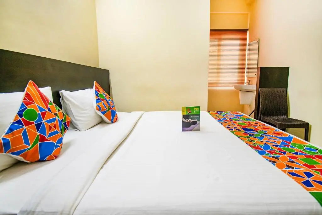 FabHotel Serenity - Nr AIG Hospital, Gachibowli
