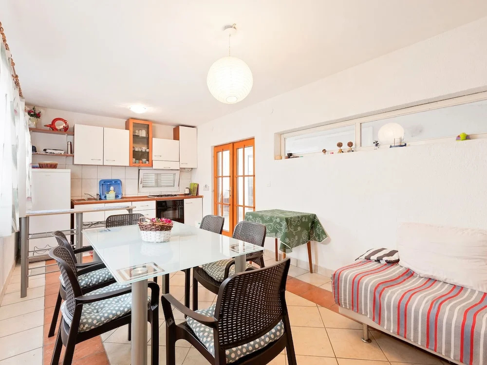 Comfortable Apartment With Large Covered Terrace