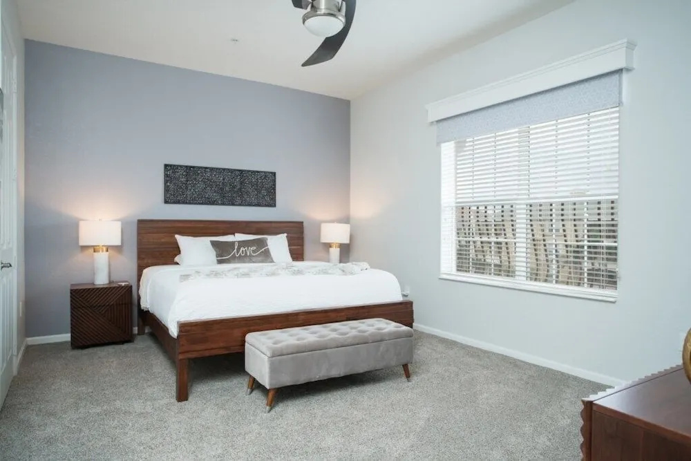 Penthouse Vision. 3 Bedroom Condo by Redawning