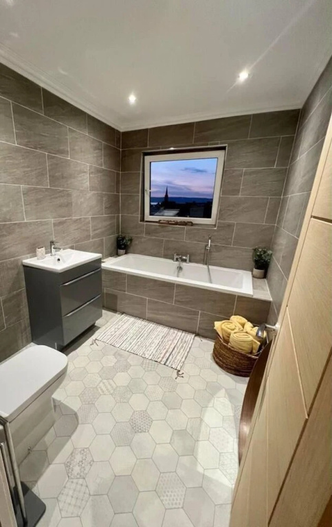 Stunning 3-bed Apartment in Largs