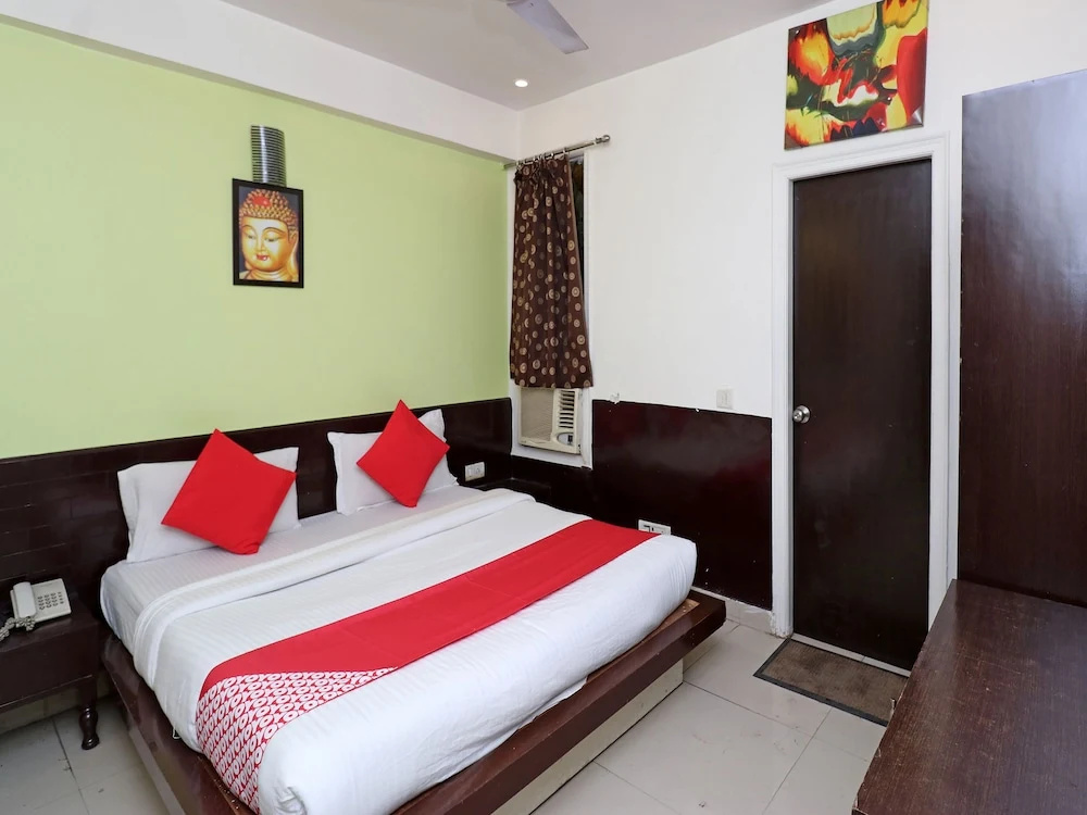 OYO 7344 My H Rooms