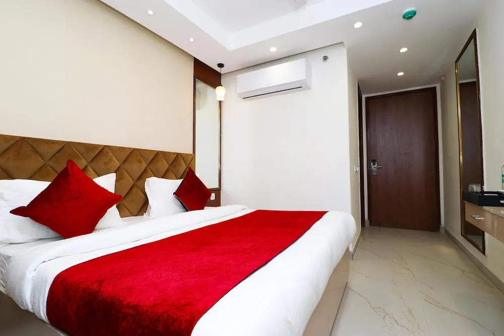 Hotel Leo Saffron