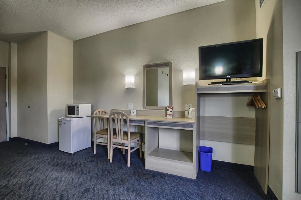 Motel 6-London, ON - Ontario