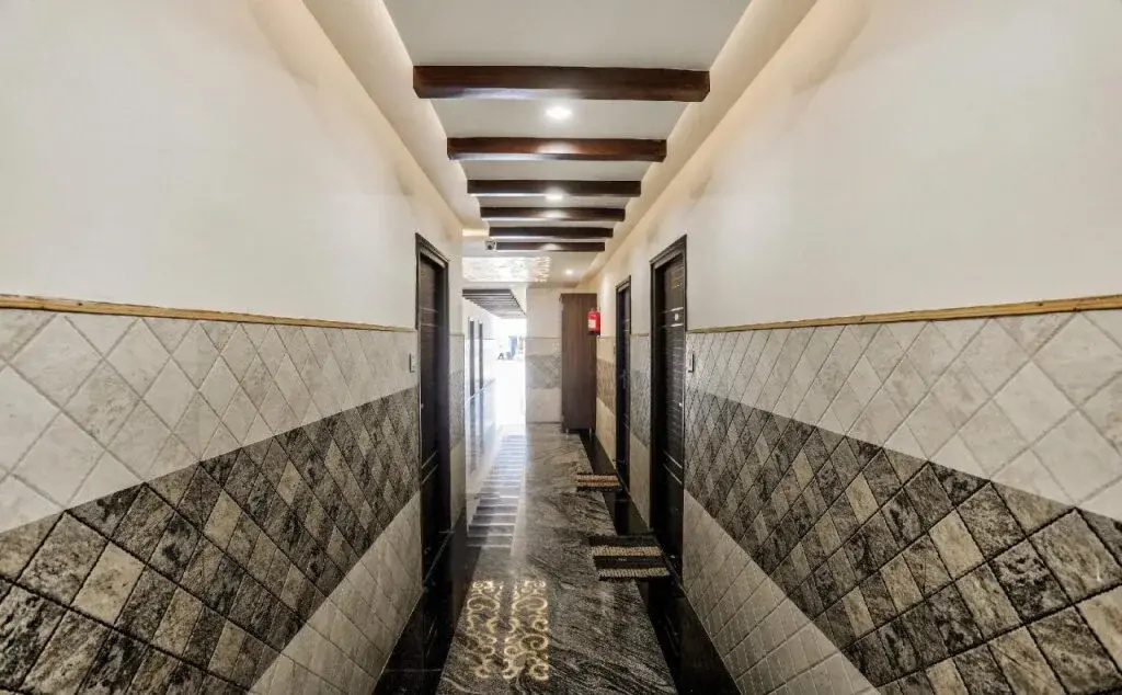 Hotel St Anne's By OYO Rooms