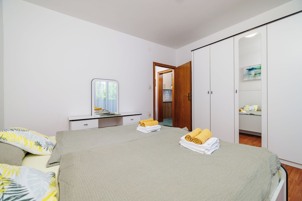 Apartments By the sea in Lopar