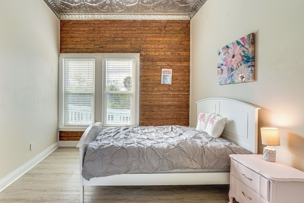 Families Welcome! Historical Hideaway in Palmetto