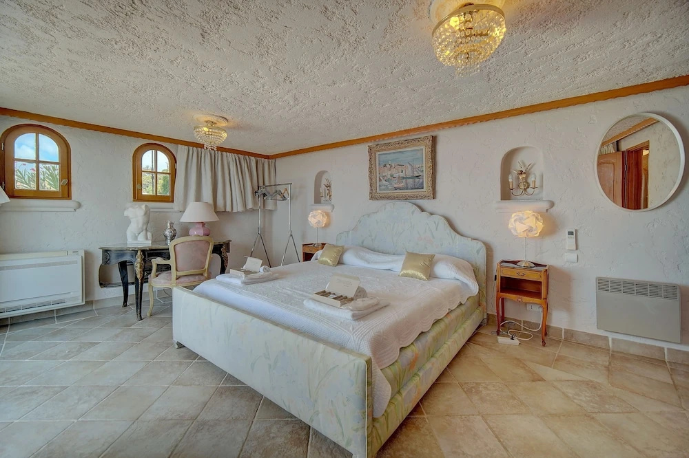 Cannes hills exclusive area fits 20