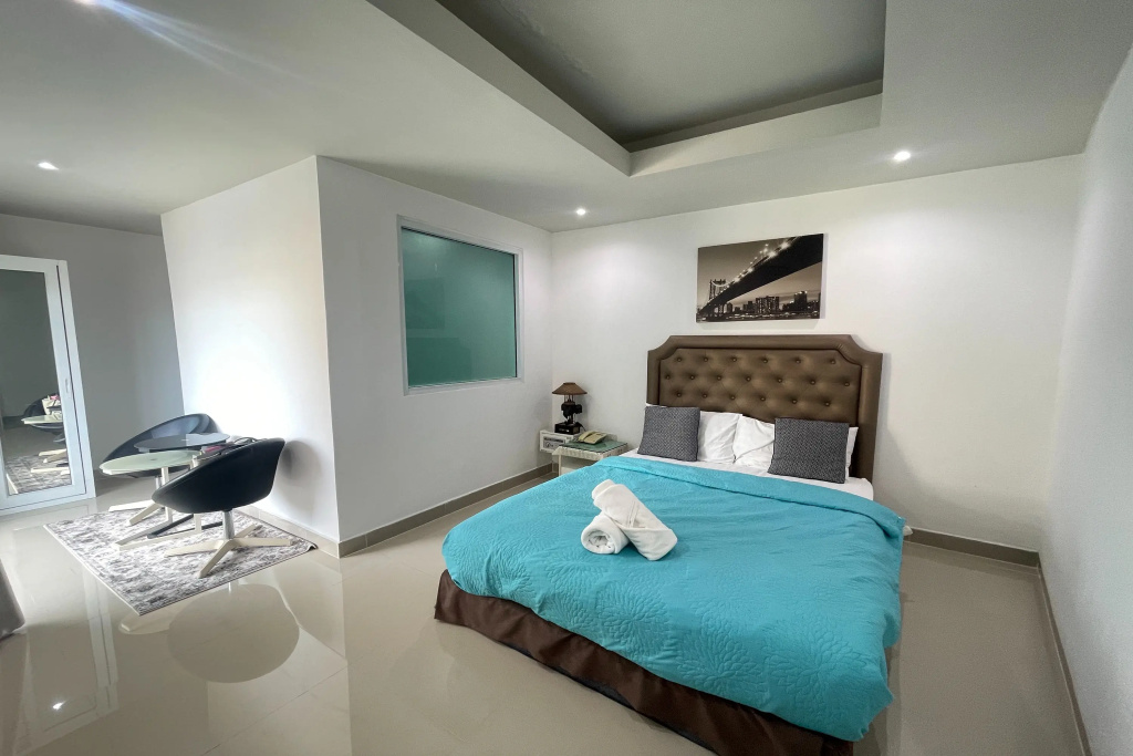 W-9 Hotel