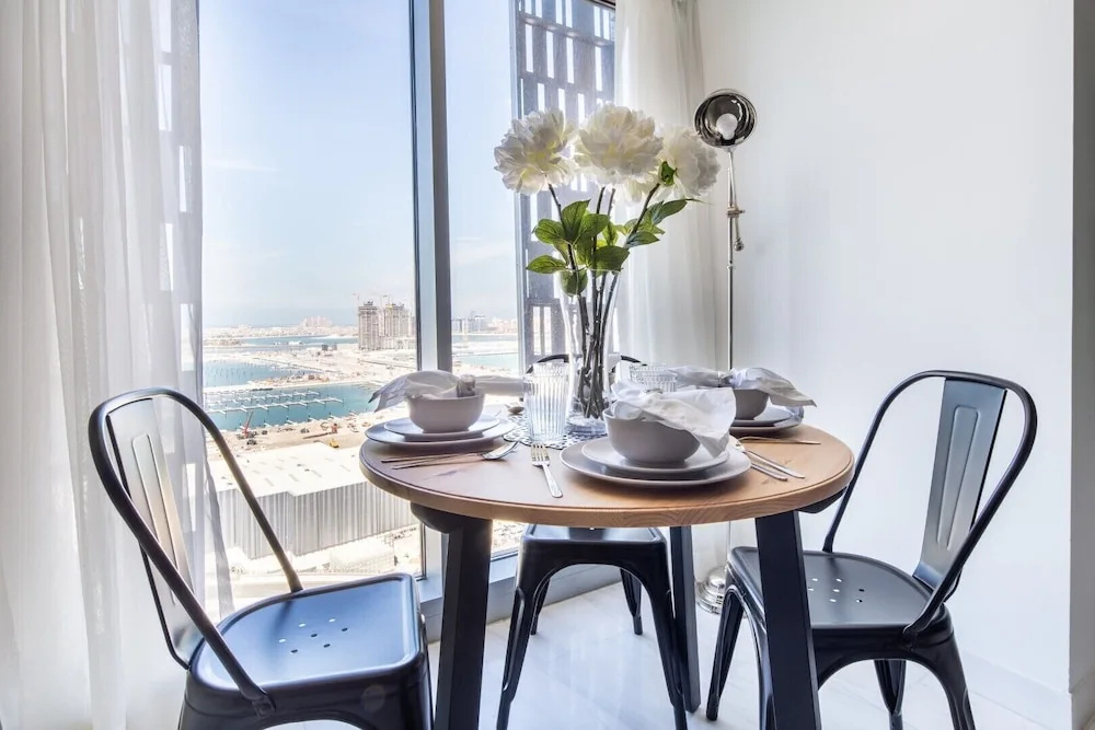 Supreme 2BR Apartment - Cosmopolitan Living in Dubai Marina!