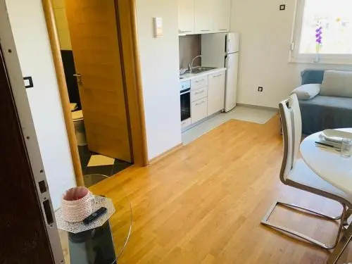 Apartments Nika Sukošan