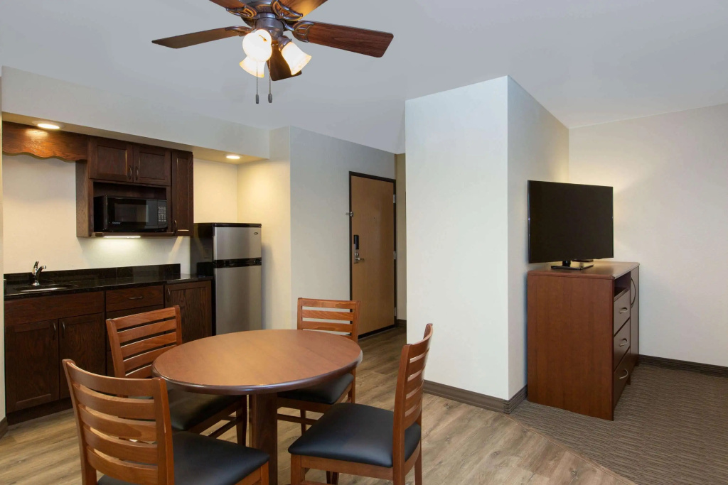 AmericInn by Wyndham Merrill