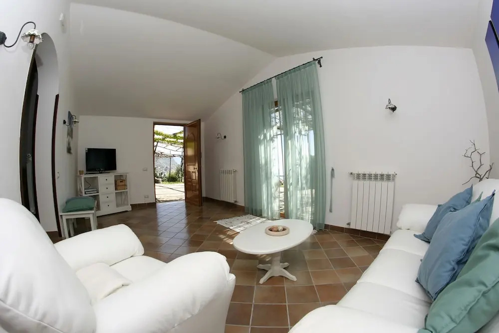 AMORE RENTALS - Villa Raffaella