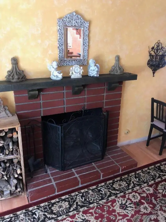 Costa mesa 4 bedroom home with jacuzzi