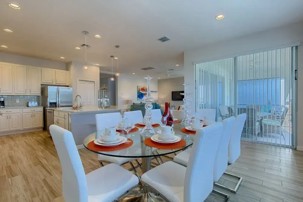 Stunning 6 bed Villa With Modern Decor and South Facing Pool and spa Overlooking Water - 371