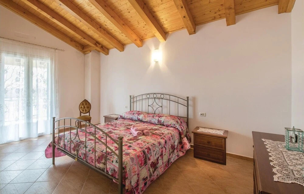 Amazing Home In Nedescina With Wifi