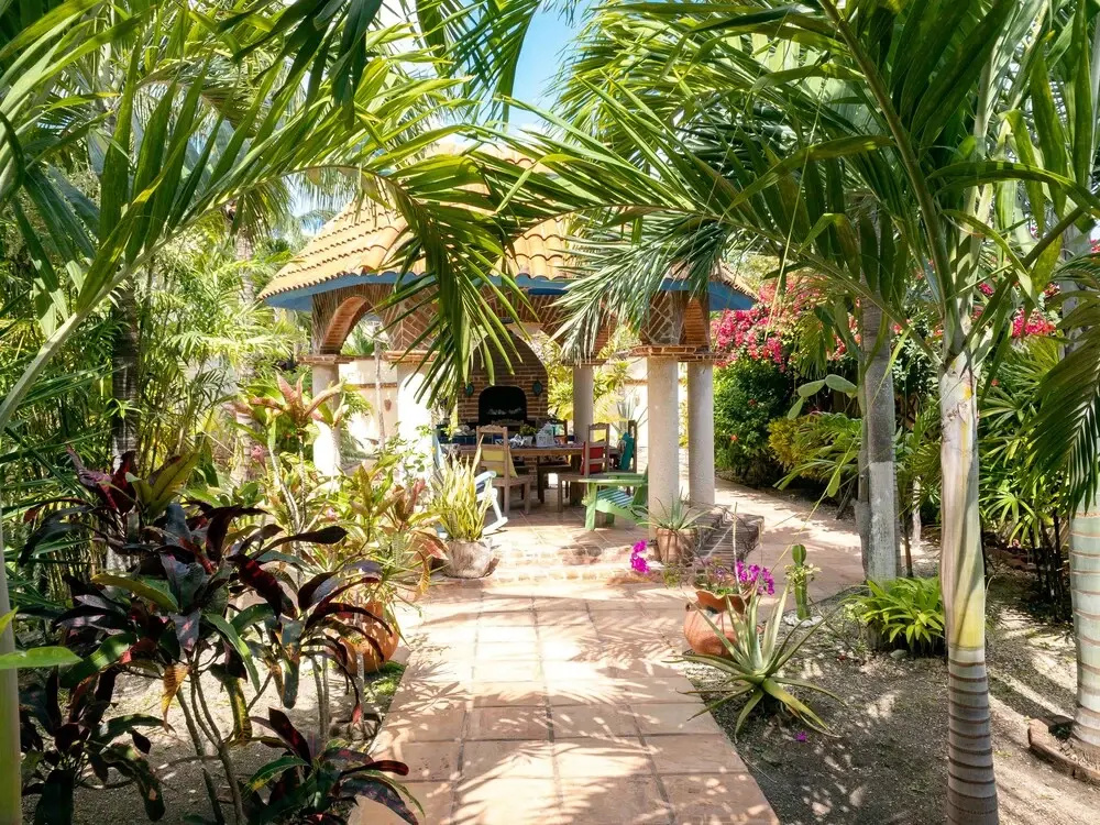 Casa Zarah - Hacienda Family Home - Pool and 2-Block to Beach