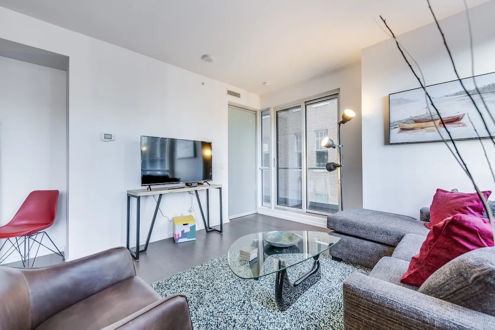 Beautifully Designed 2BR Suite Financial District
