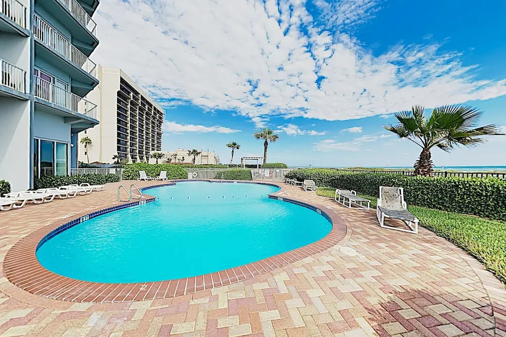 Sparkling Gulf-front W/ Pool & Hot Tub 2 Bedroom Condo