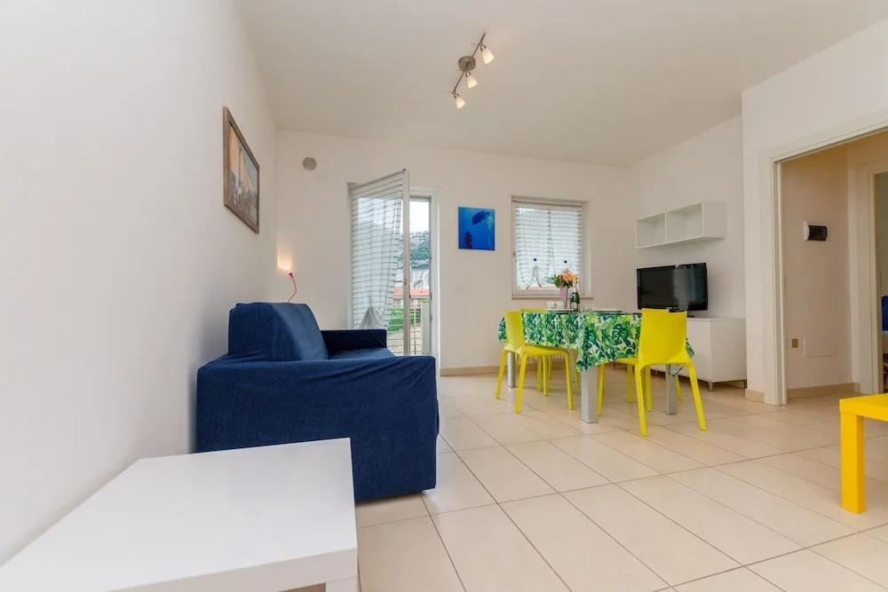 Torbole Relax, Pool & Balcony Apartment 2