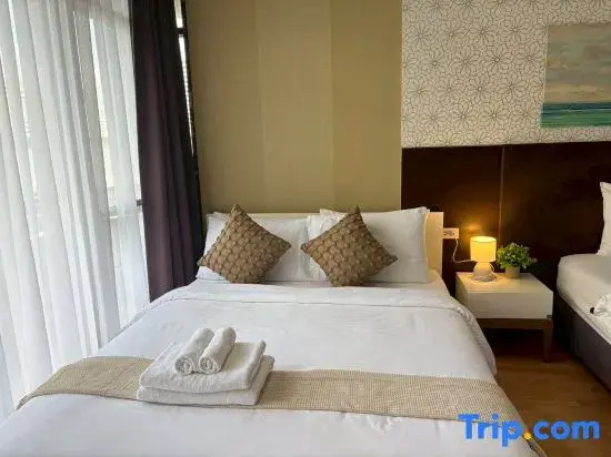 The Wooden Nest Warm Stay at Sukhumvit 8