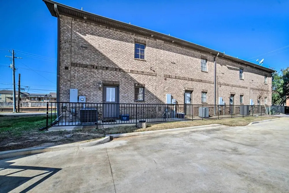 Modern Retreat ~ 1/2 Mi to Bryant-denny Stadium