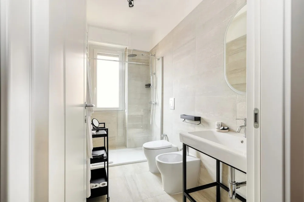 1-Bed apartment with balcony near subway