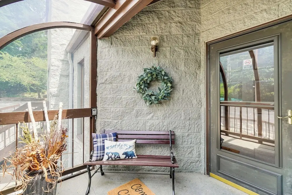 Ski, Hike & Explore: Mtn-view Haven in Gatlinburg!