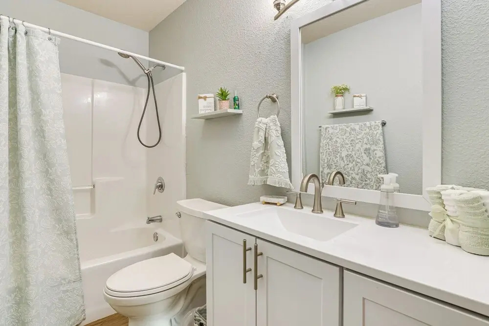 2 Mi to Main St, Sturgis! Spacious Group Getaway