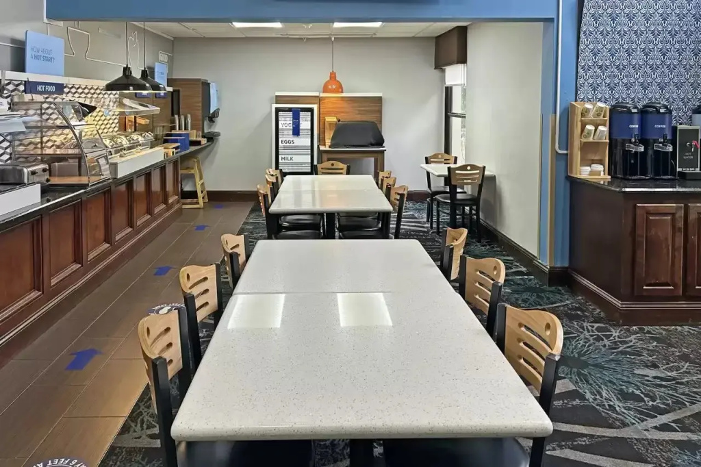 Holiday Inn Express Hotel & Suites Lexington-Hwy 378