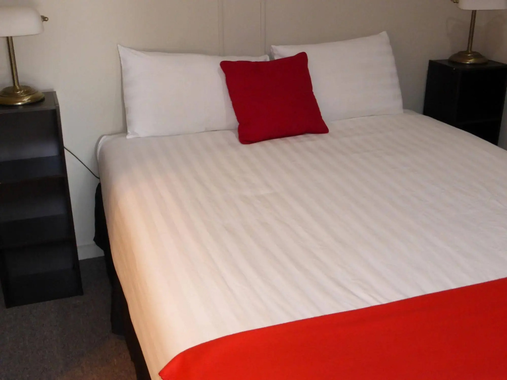 Smerdon Lodge Motel
